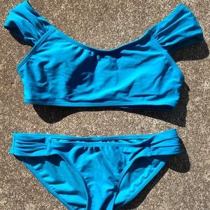 Off the shoulder blue bikini SET!